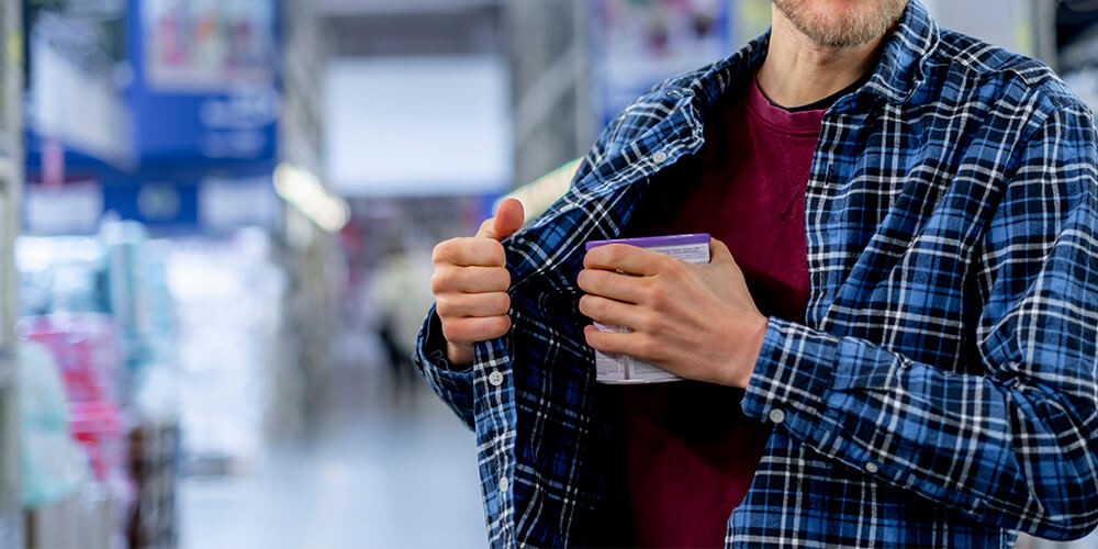 biggest-loss-prevention-mistakes-retailers-make-3 (1) Underestimating their opponent