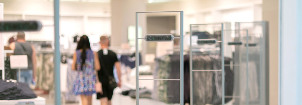 Preventing the snatch and grab 2 Shoplifting - Preventing snatch and grab